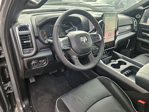 New 2026 RAM 2500 Laramie AWD/4WD image 13