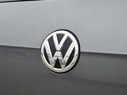 Used 2016 Volkswagen Golf S image 8