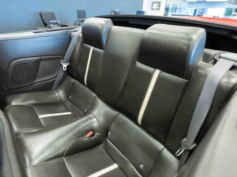 Used 2010 Ford Mustang GT RWD image 12