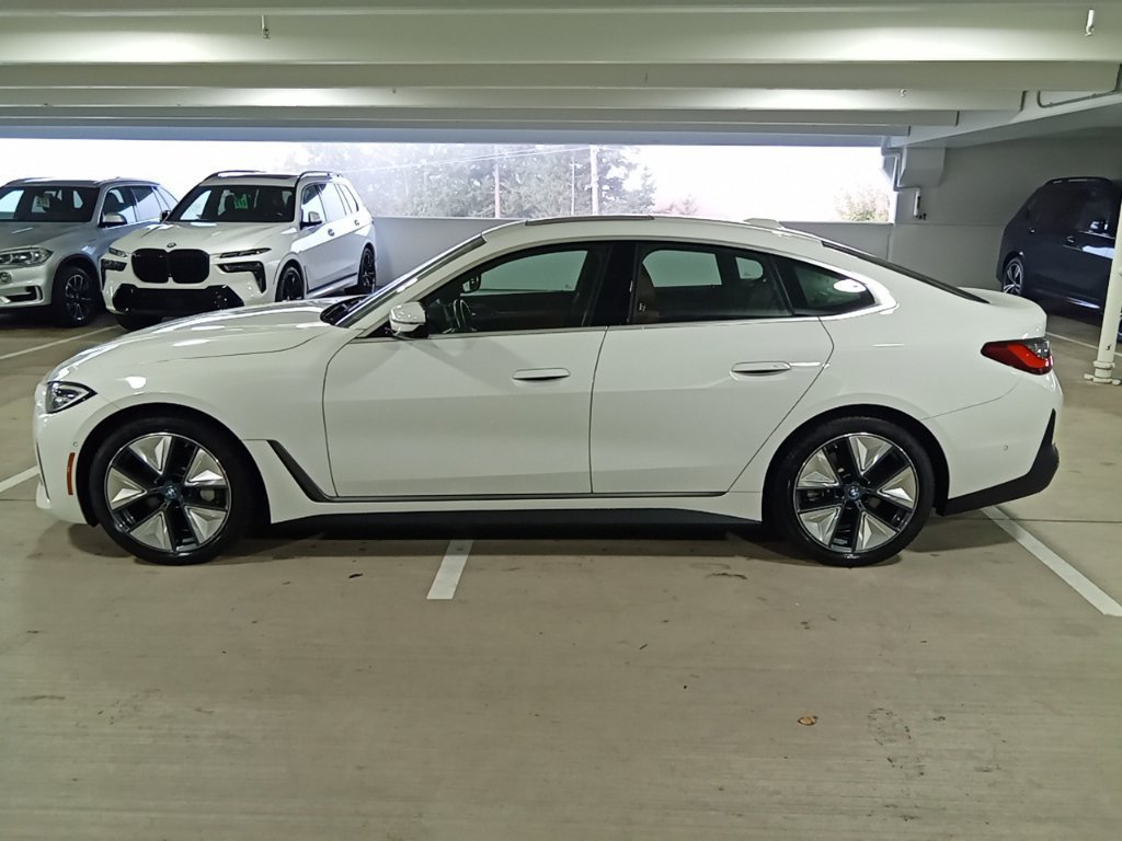 Used 2024 BMW i4 eDrive35 w/ Premium Package RWD image 8