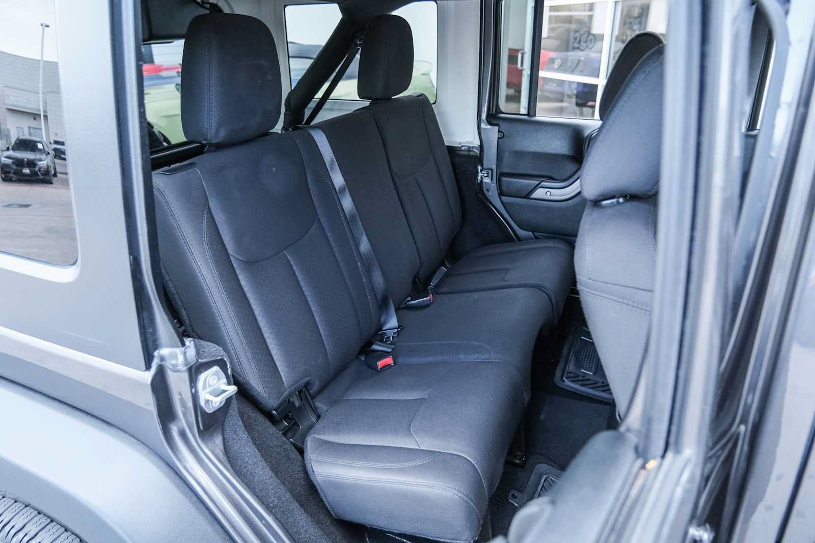 Used 2018 Jeep Wrangler Unlimited Sport S AWD/4WD image 33