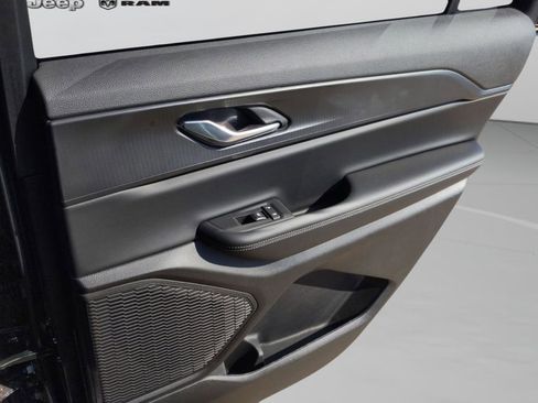 New 2025 Jeep Grand Cherokee L Laredo w/ Luxury Tech Group I RWD image 29