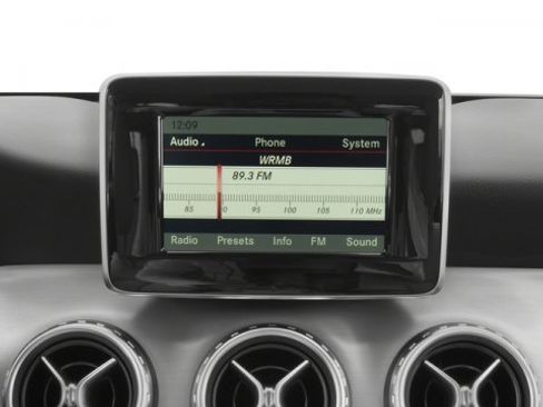 Used 2016 Mercedes-Benz GLA 250 GLA 250 image 9