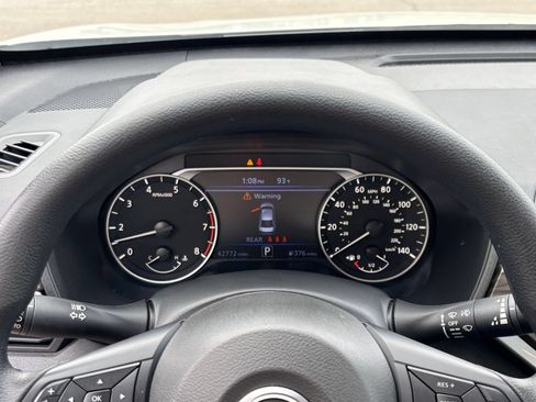 Used 2025 Nissan Altima 2.5 SV FWD image 35