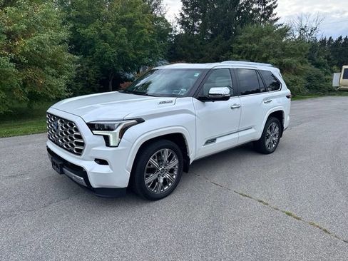 Used 2024 Toyota Sequoia Capstone AWD/4WD image 7