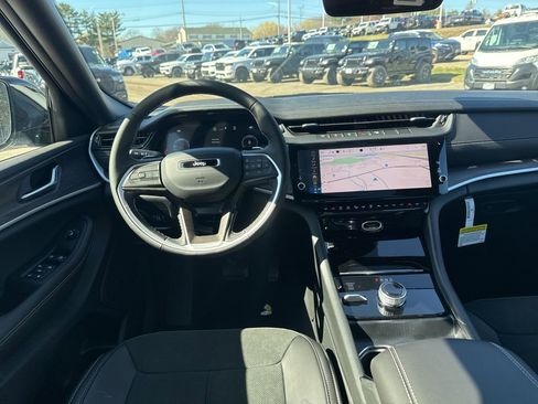 New 2026 Jeep Grand Cherokee Altitude AWD/4WD image 22