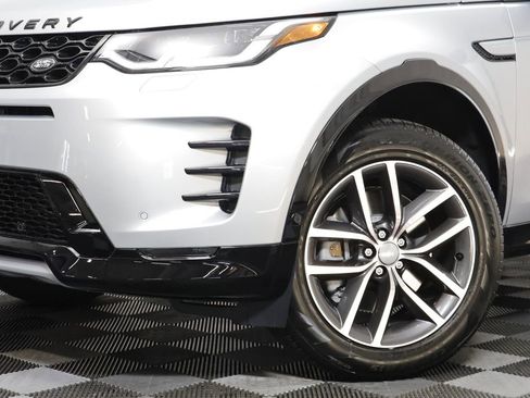 New 2026 Land Rover Discovery Sport Landmark AWD/4WD image 4