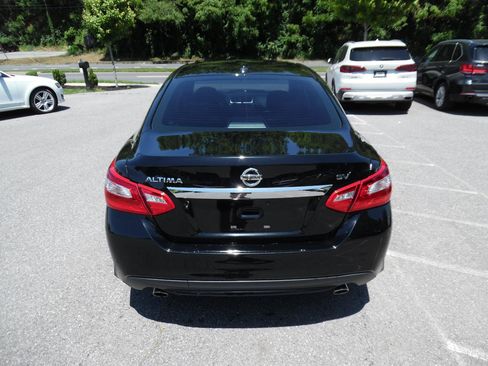 Used 2017 Nissan Altima 2.5 SV FWD image 5