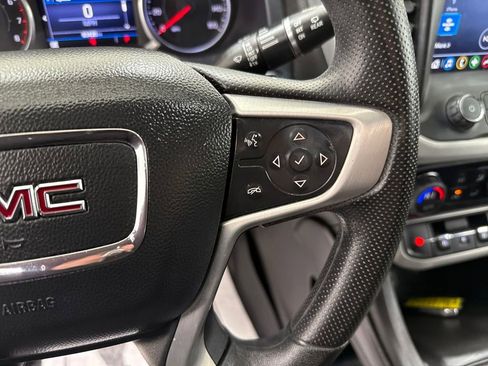 Used 2022 GMC Acadia SLE image 23