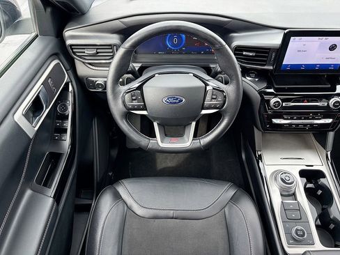 Used 2022 Ford Explorer ST w/ ST Street Pack AWD/4WD image 10