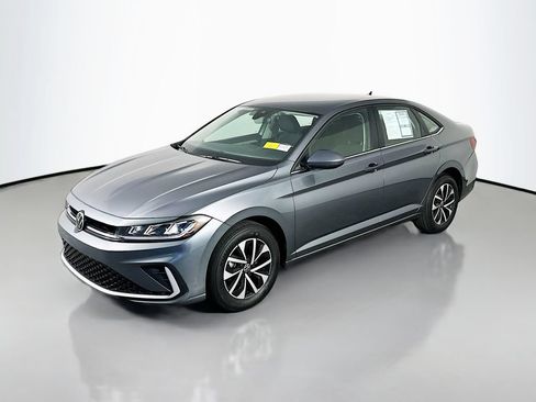 Used 2025 Volkswagen Jetta S FWD image 3