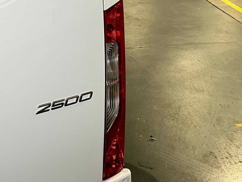 Used 2025 Mercedes-Benz Sprinter 2500 image 16