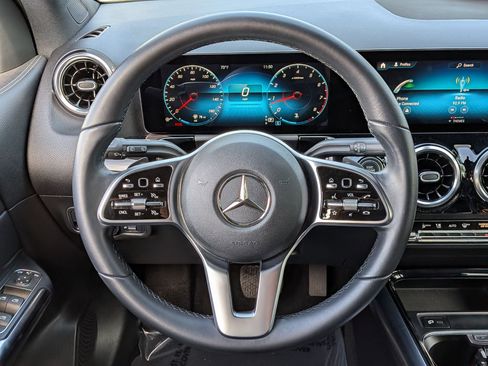 Certified 2022 Mercedes-Benz GLA 250 4MATIC image 19