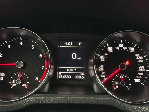 Used 2018 Volkswagen Passat 2.0T R-Line FWD image 11