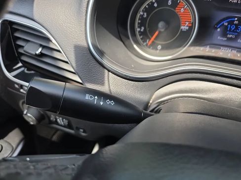 Used 2020 Jeep Cherokee Limited AWD/4WD image 22