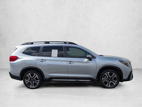 Used 2023 Subaru Ascent Touring image 4
