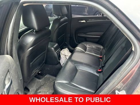 Used 2015 Chrysler 300 Limited RWD image 21