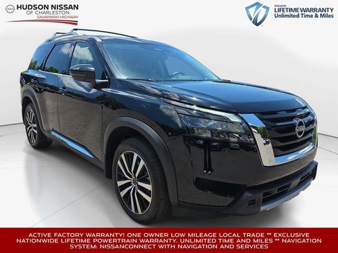 Used 2025 Nissan Pathfinder Platinum w/ Cargo Package AWD/4WD image 1