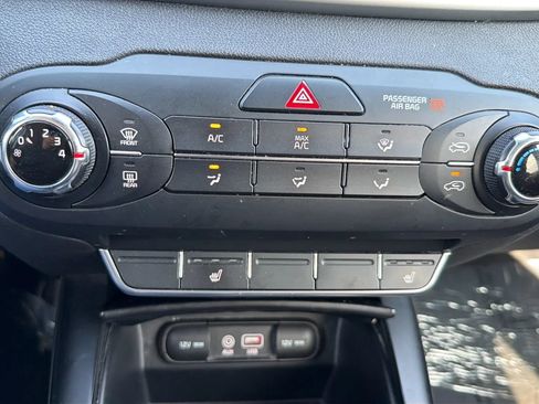 Used 2016 Kia Sorento AWD w/ LX Convenience Package image 25