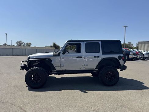 Used 2018 Jeep Wrangler Unlimited Sport S image 7