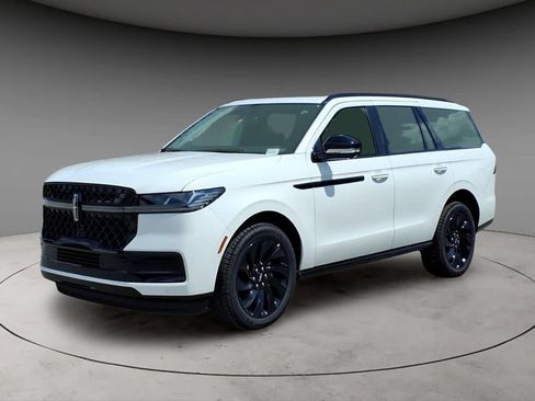 New 2027 Lincoln Navigator Reserve w/ Jet Appearance Package AWD/4WD image 1