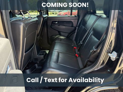 Used 2012 Jeep Liberty Sport AWD/4WD image 9