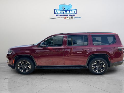 Certified 2023 Jeep Wagoneer Series III w/ Convenience Group I AWD/4WD image 2