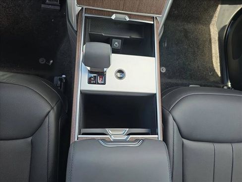 New 2025 Land Rover Range Rover SE image 23