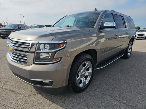 Used 2017 Chevrolet Suburban Premier AWD/4WD image 4