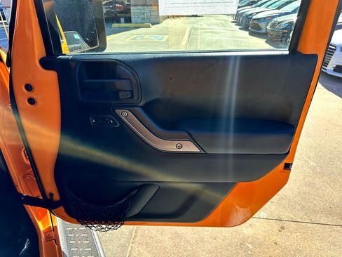 Used 2012 Jeep Wrangler Unlimited Sport image 11