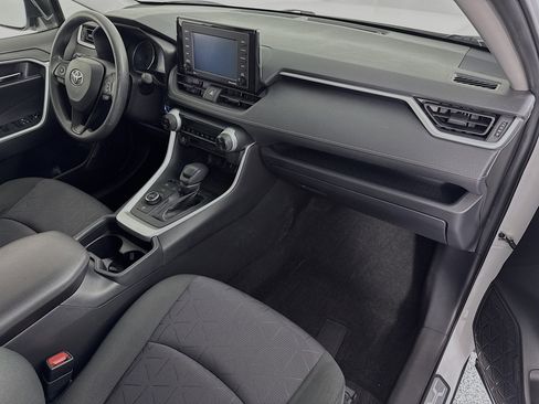 Used 2020 Toyota RAV4 XLE image 27