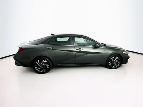 Used 2025 Hyundai Elantra SEL image 10