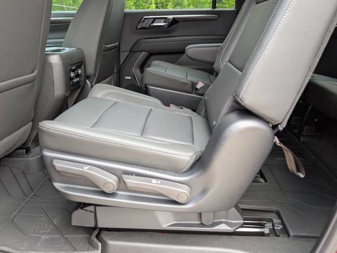 New 2026 Chevrolet Suburban LT w/ Comfort Package RWD image 7