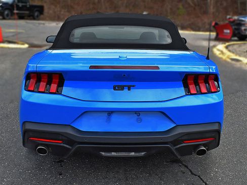Used 2025 Ford Mustang GT Premium w/ GT Performance Package RWD image 9