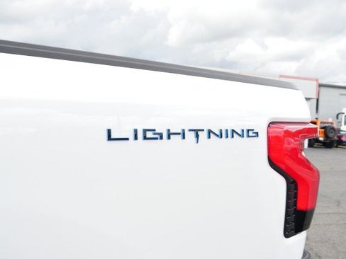 Used 2024 Ford F150 Lightning Platinum AWD/4WD image 35