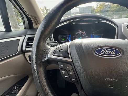 Used 2018 Ford Fusion SE image 14