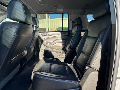 Used 2019 Chevrolet Suburban LT image 15