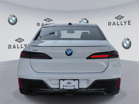 Certified 2025 BMW 750e xDrive w/ Premium Package image 6