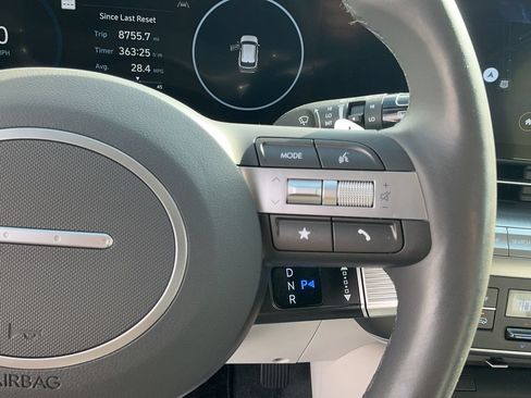 Used 2024 Hyundai Kona Limited FWD image 20