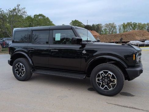 New 2026 Ford Bronco Outer Banks AWD/4WD image 2