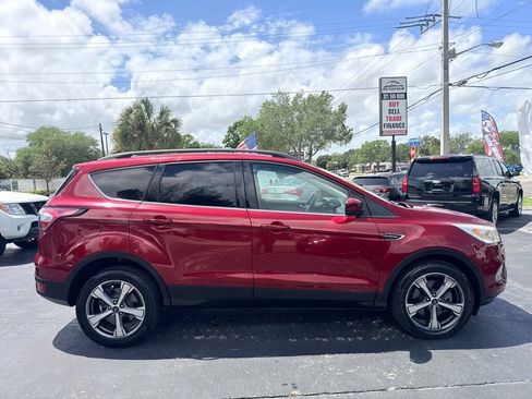 Used 2017 Ford Escape SE w/ SE Leather Comfort Package AWD/4WD image 3