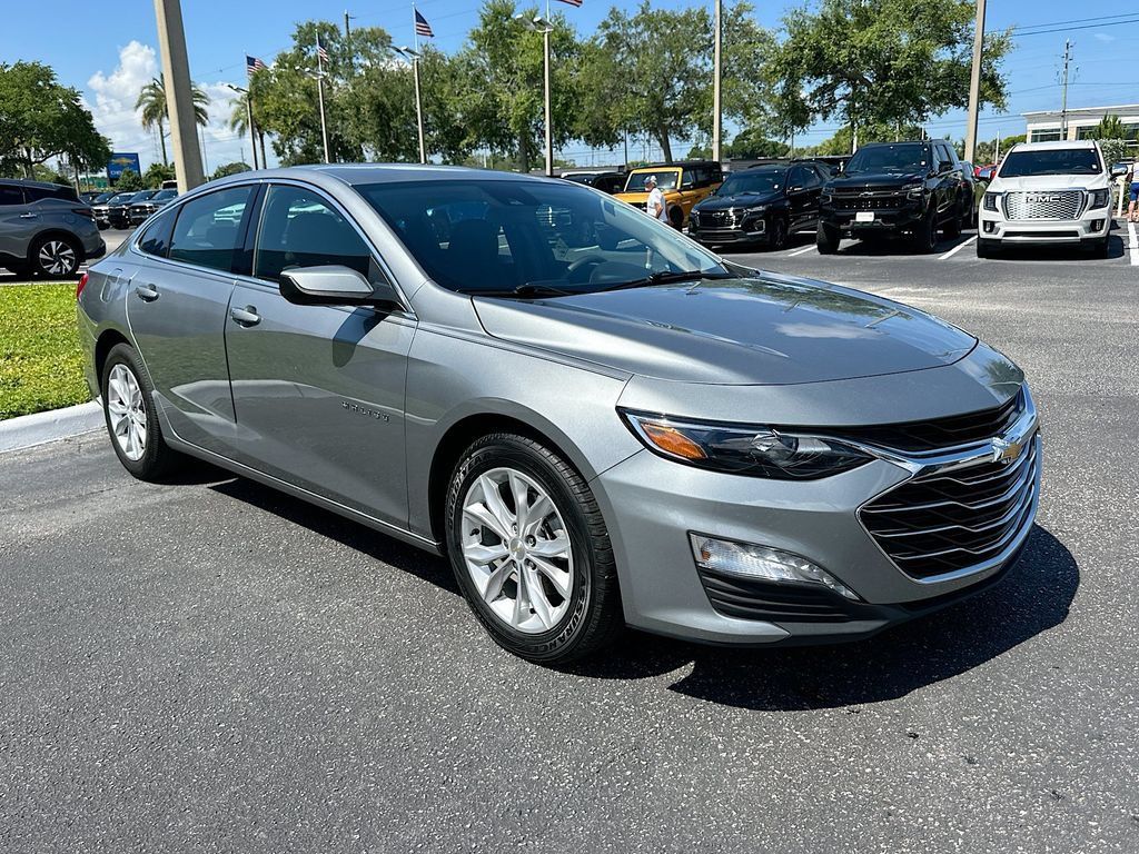 Used 2024 Chevrolet Malibu LT FWD image 3