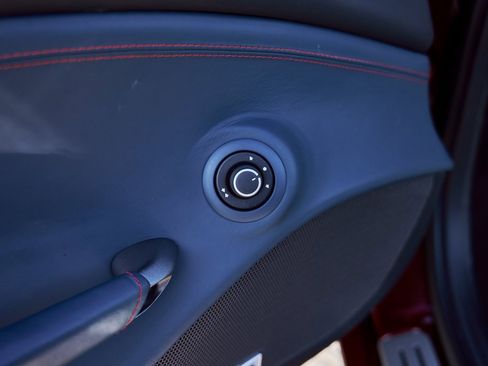 Used 2019 Ferrari 488 Spider image 38