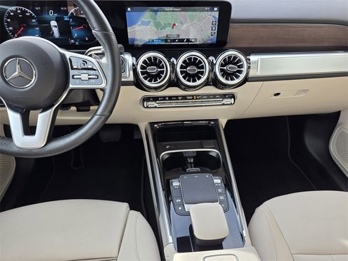 Certified 2022 Mercedes-Benz GLB 250 4MATIC image 18