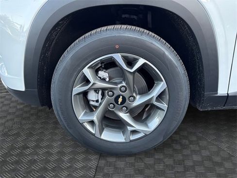 New 2026 Chevrolet Trax LT image 14