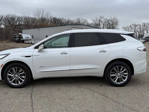 Used 2024 Buick Enclave Avenir image 6