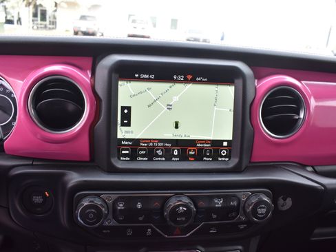 Used 2022 Jeep Wrangler Unlimited Rubicon w/ Cold Weather Group image 19