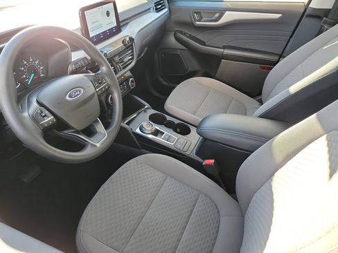 Certified 2022 Ford Escape SE image 3