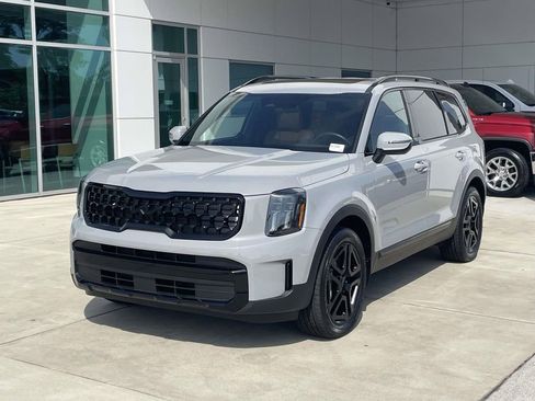 Used 2025 Kia Telluride EX X-Line AWD/4WD image 2