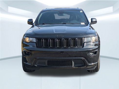 Used 2020 Jeep Grand Cherokee Altitude image 10